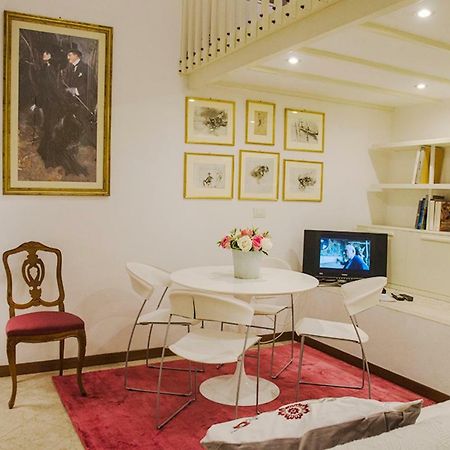 Mini Chic Downtown Apartment โบโลญญา ภายนอก รูปภาพ